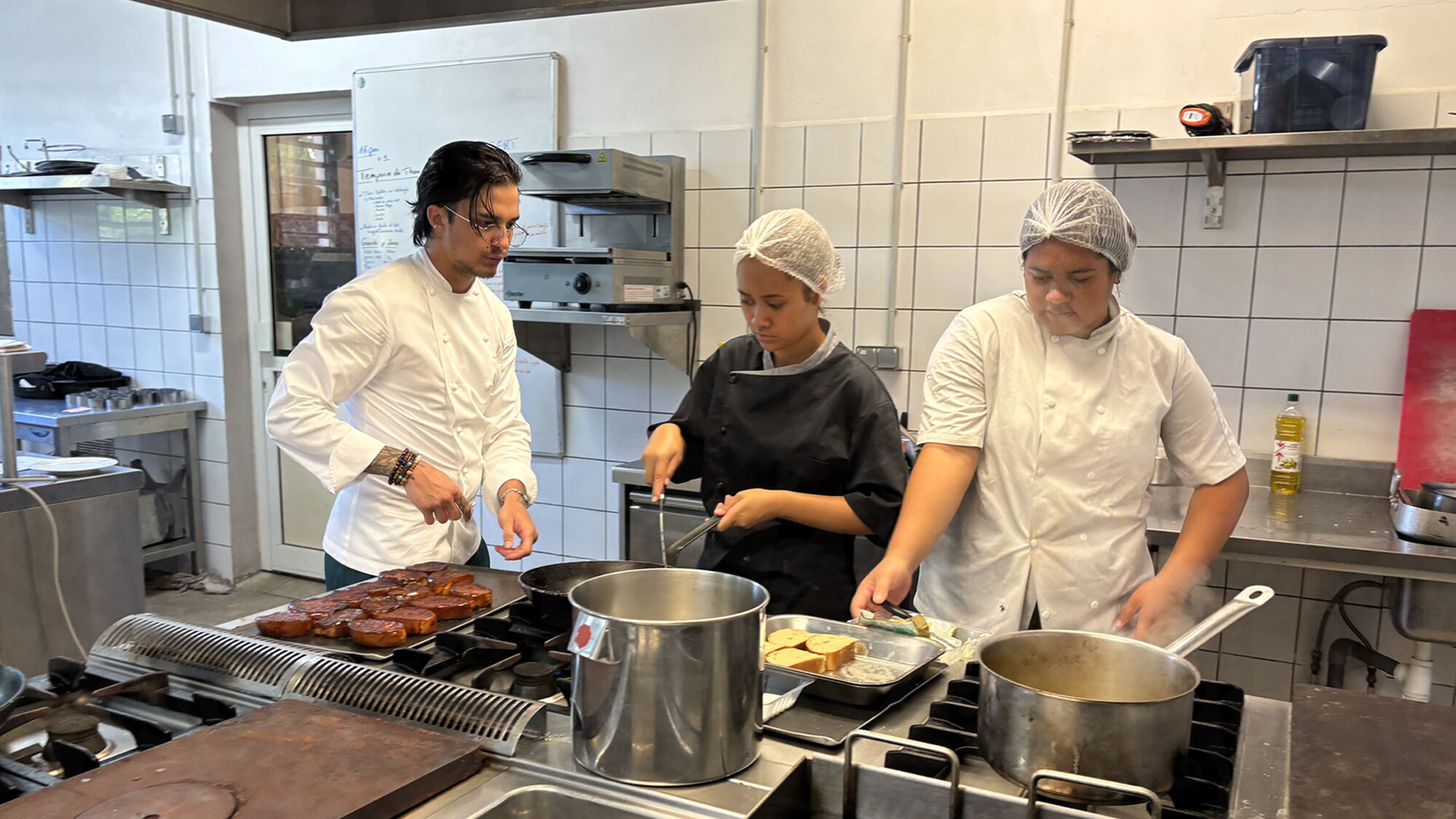 Ariitea Rossignol : Une journée de partage avec les élèves de la section HR du lycée protestant de Raiatea